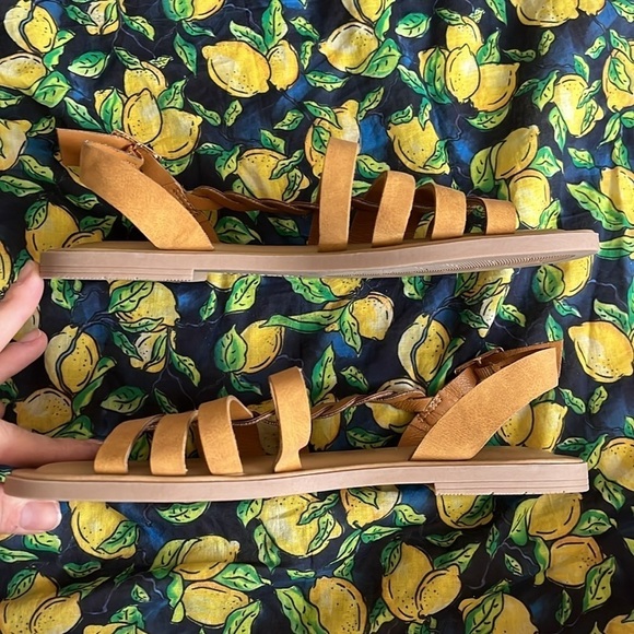 Brand New White Mountain Braided Tan Multi-Strap Gladiator Ankle Strap Sandals - Picture 9 of 15